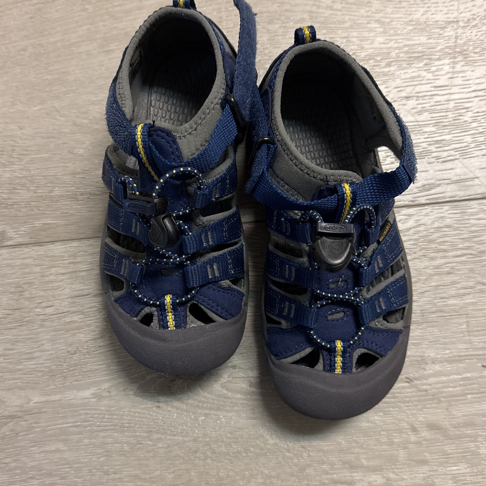 KEEN Kids' Newport H2 Closed Toe Water Sandal