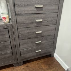 Bundle! Weathered Gray 5-Drawer Dresser + Square Mirror set