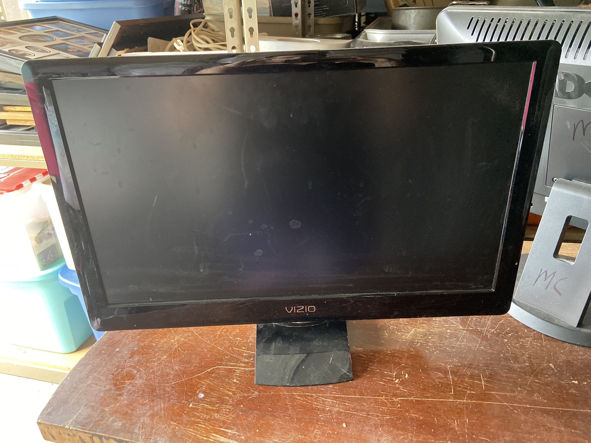 Vizio Small Flat Screen TV for Sale in Wildomar, CA - OfferUp