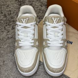 Lv Shoe Size 9