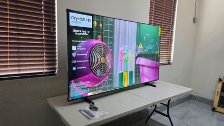 New 70 Inch Samsung Smart TV 4K UHD U8000H. Brand new 2026 Model.