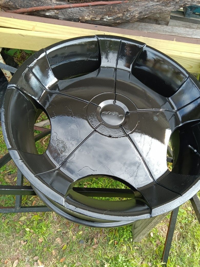 24s 6 Lugs Chev Needs One Tire 4 Caps