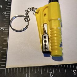 Car Emergency Hammer Belt Cutter Car Window Keyring Yellow