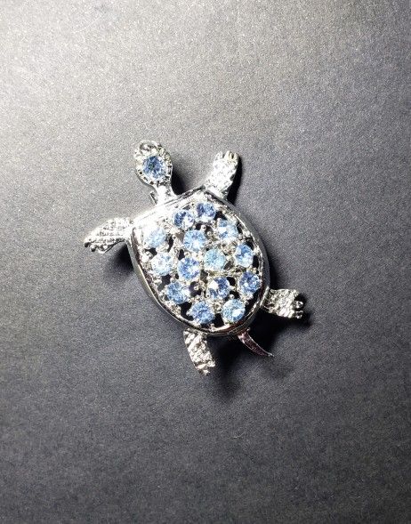 Vintage Silver Turtle Brooch Pin with beautiful Aquamarine Stones. Absolutely gorgeous!