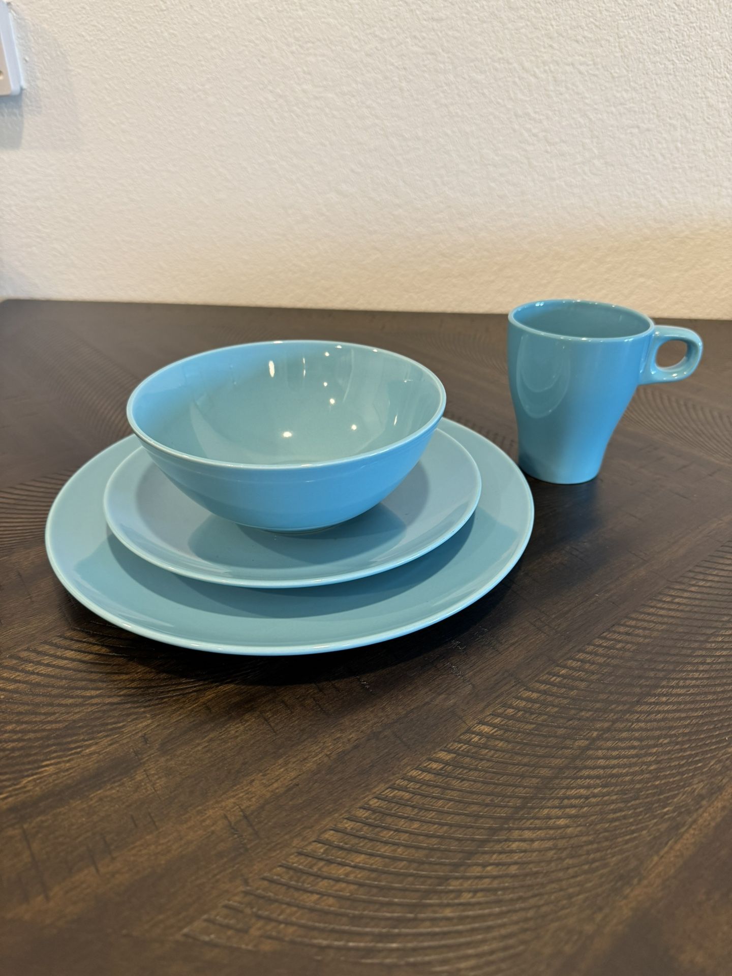 IKEA 16-piece Dinnerware Set - Sky Blue