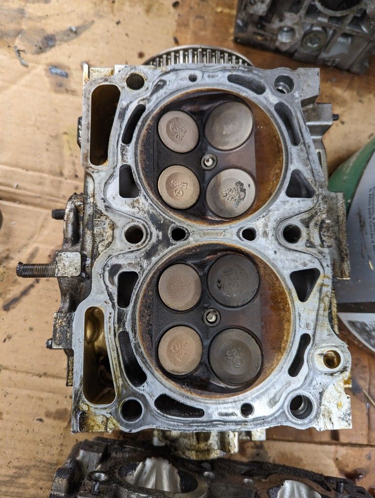 Subaru Heads 04 Outback ej251