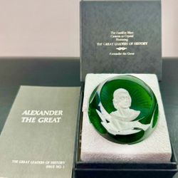 Baccarat Crystal Franklin Mint Paperweight the great Leader of history Cameo Alexander the Great  In great condition  Comes in box with certificate of
