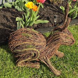 2' X 2' Yard Rabbit Made Of Natural Vines
