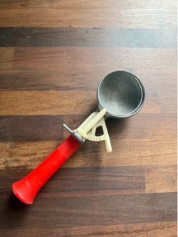 Vintage 1950’s  ice cream scoop