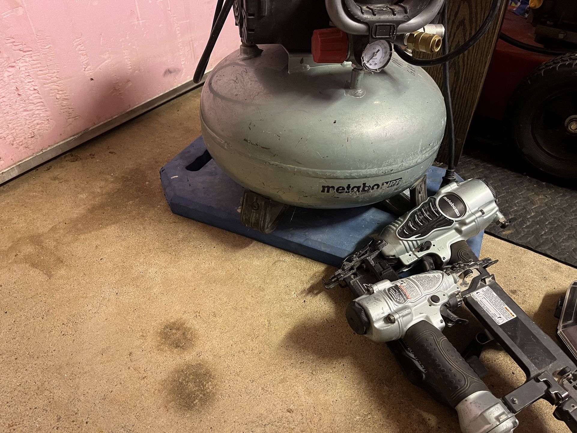 Metabo Air Compressor With Nail Guns And Hoses