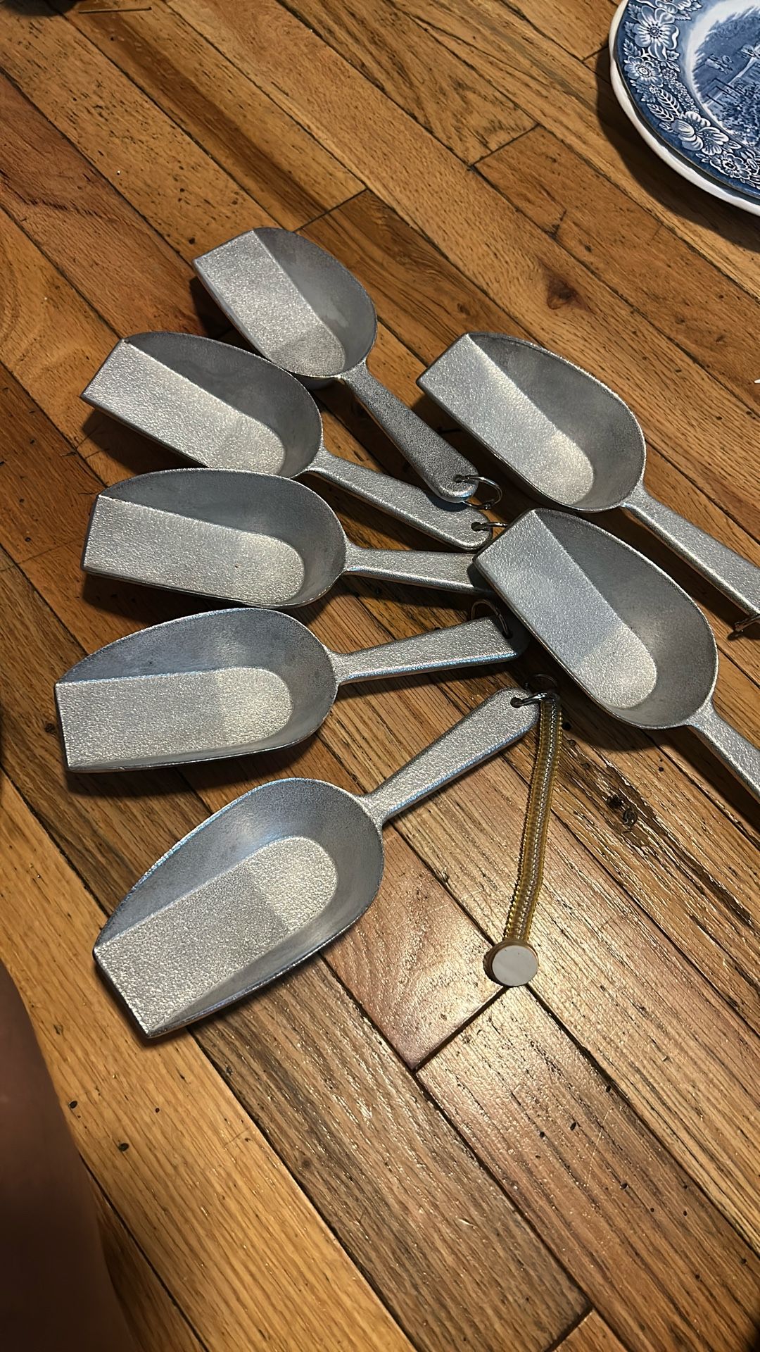 7 Scoopers