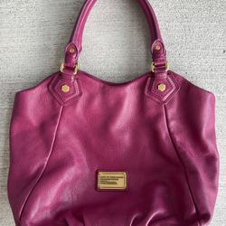 👜 Marc by Marc Jacobs Standard Supply Workwear Tote Bag – Magenta Leather – 43 cm