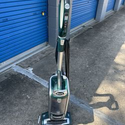 Vacuum Cleaner SHARK. 