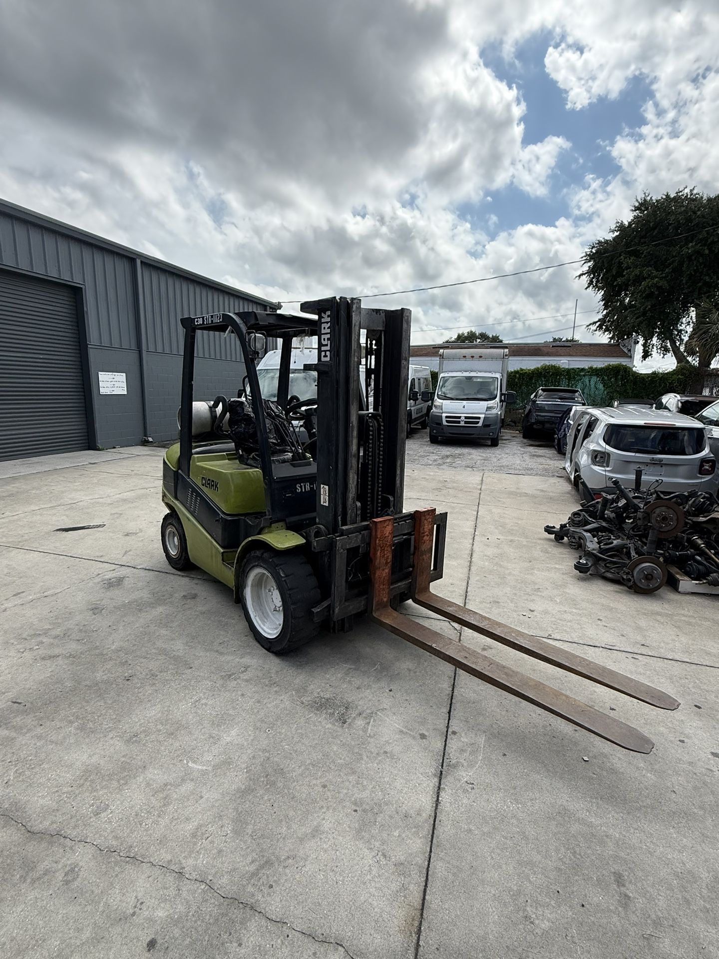 FORKLIFT CLARK C30 3T Propane