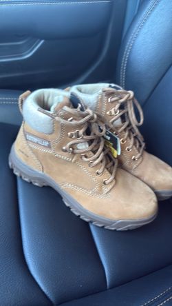 Size 5 woman caterpillar steel toe boots NWT size 5 CAT caterpillar steel toe boots