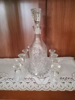 Hand Cut..Crystal Decanter..Pinwheel  & Star Design..w/ 10 Shot Glasses 