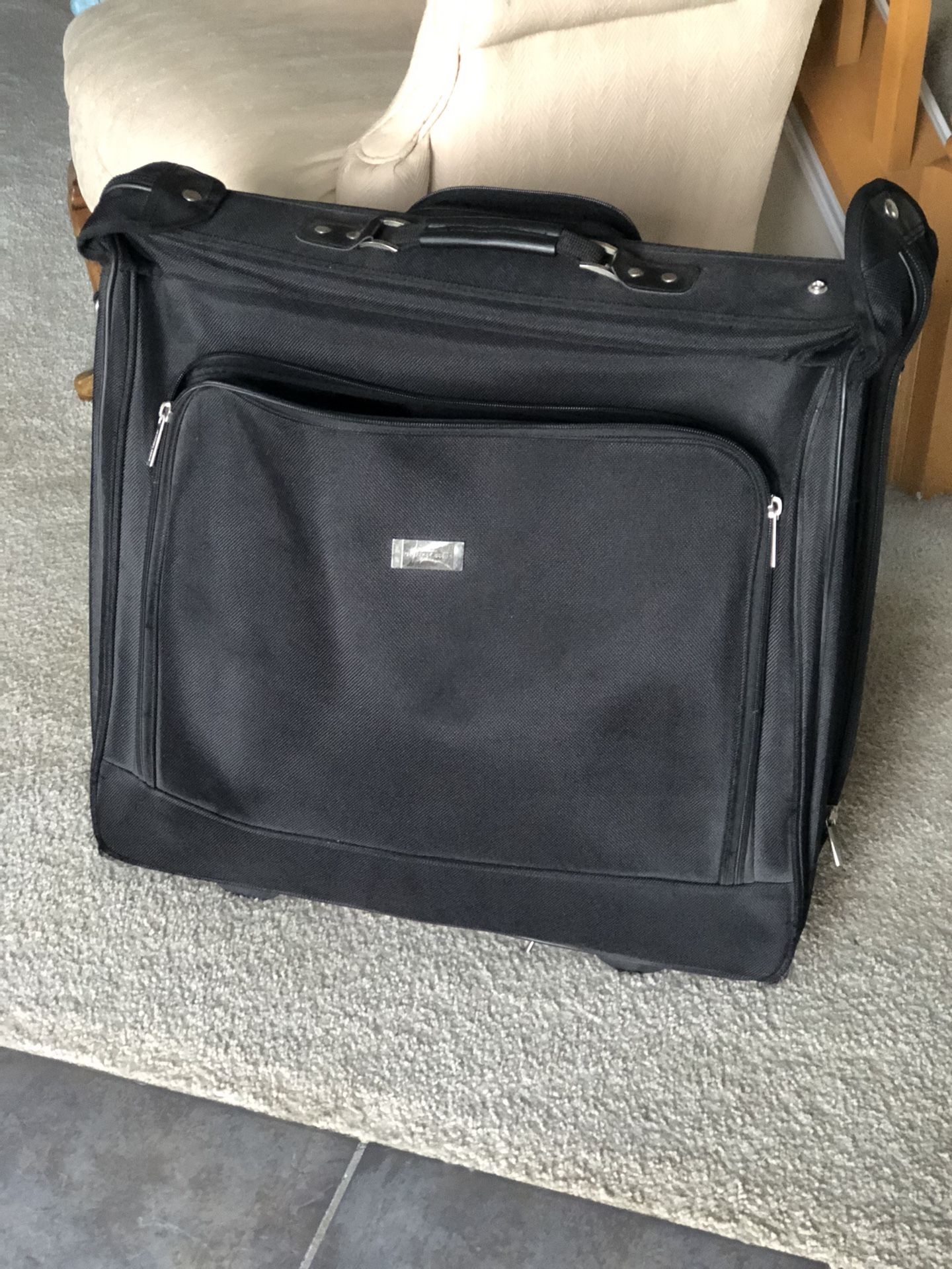 Luggage Geoffrey Beene Rolling Garmet Carrier Bag