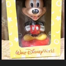 Kellogs mickey mouse bobblehead. (Unopened)