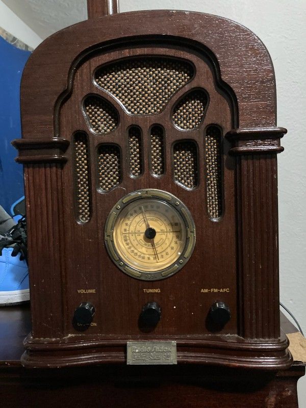 Antique Radio Shack Radio
