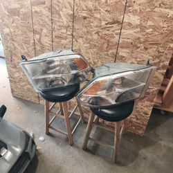 2014 RAM 1500 REFLECTOR OEM HEADLIGHTS