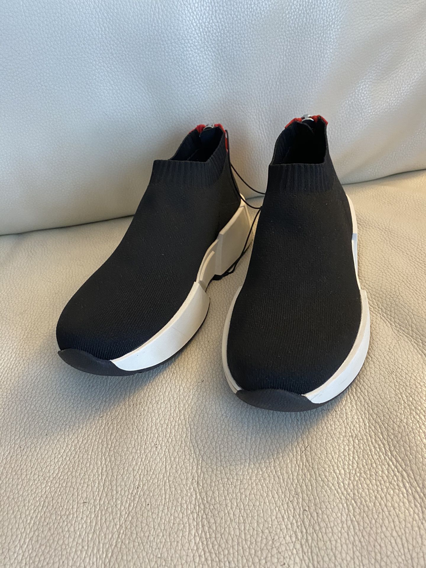 DKNY SHOES WOMAN SIZE 8
