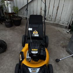 NEW lawn mower  Dewalt 163 cc 7.25 Ft LBS ( RWD ) REAR WHEEL DRIVE,