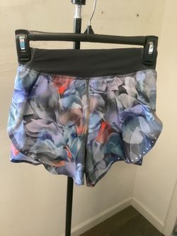 Woman’s Lululemon shorts
