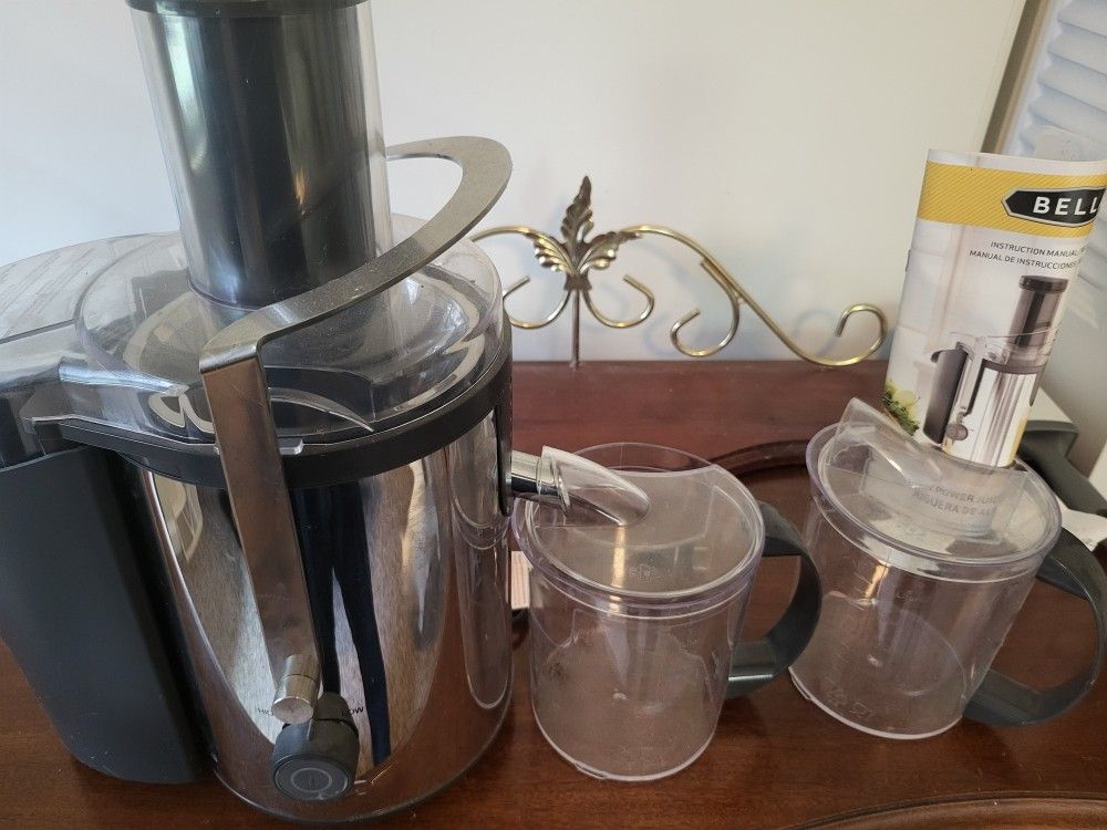 Bella Juicer with 2 Pitchers And Instruction Manual