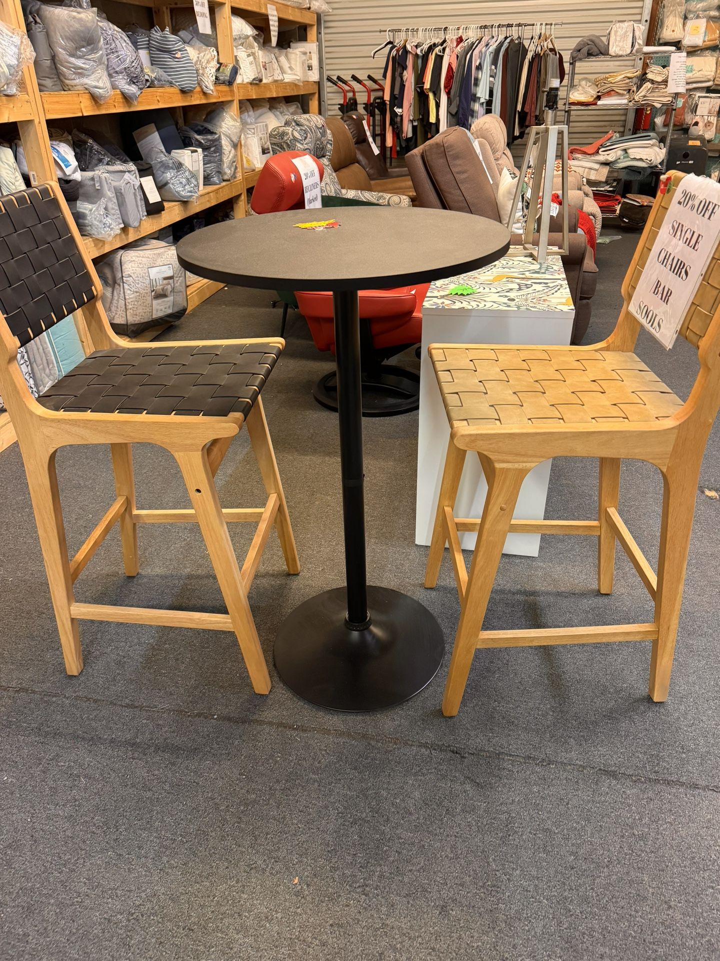 Bar Stools Tables , Bedding , Small Appliances, Chairs And Much More @ Thomas Liquidation Center Savannah