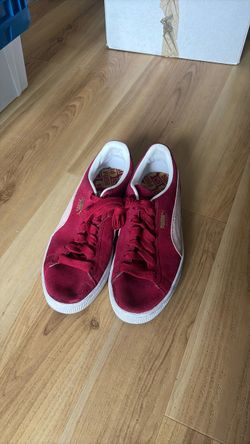 Women’s Pumas Size 6.5