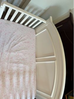 White Daniella daybed and Crib