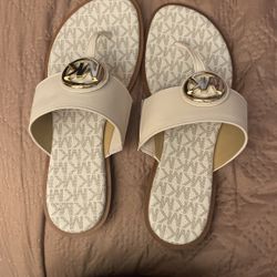 New Sandals Michael Kors Size 8 $50