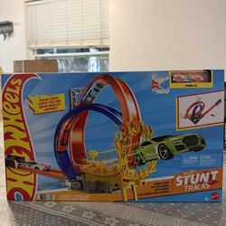 Hot wheels stunt tracks