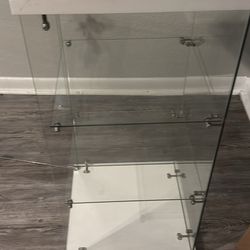Display Case 16Wx16Dx33 Height