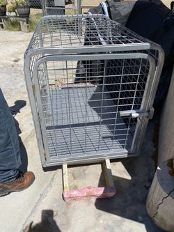 🐕 LARGE DOG ) CRATE ,OR FOR OTHER ANIMAL USE