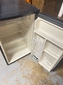 Avanti Mini Fridge