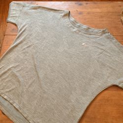 New Nike Size X-Small Women’s Athleticl Dry-Fit Crop Top