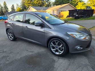 2013 ford focus SE model very low miles