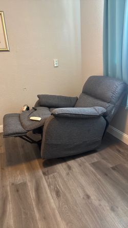 Reclining Chair - Must See