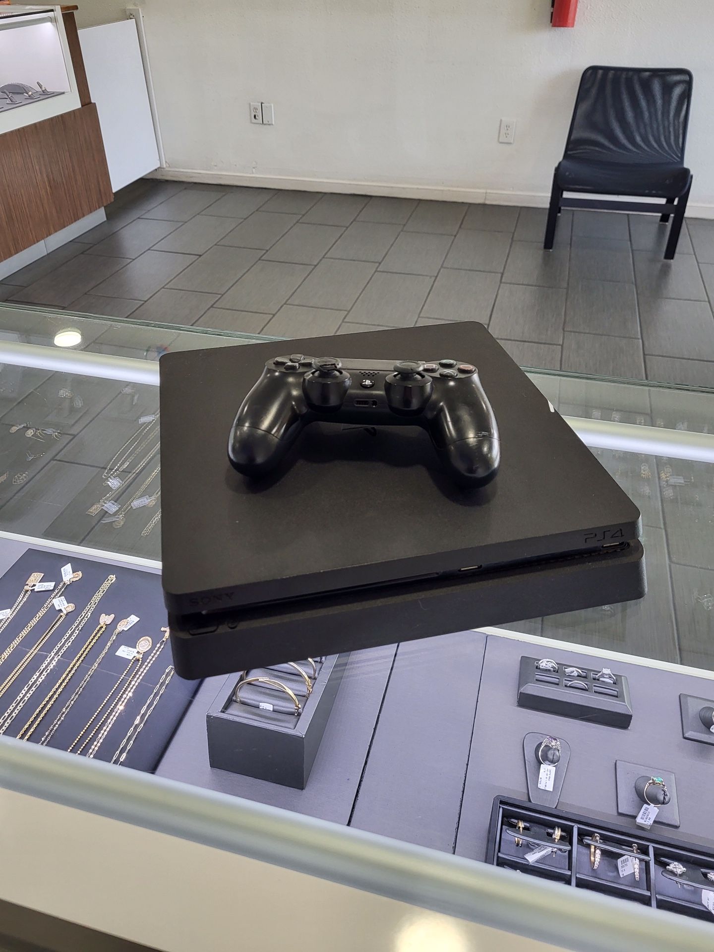 PS4 Slim