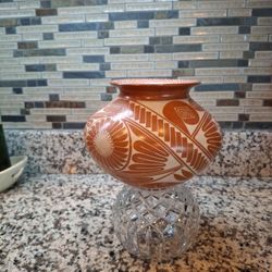 Roberta Banuelos Artist From MATA ORTIZ MEXICO