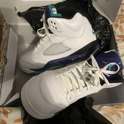 Retro 5 Grapes 