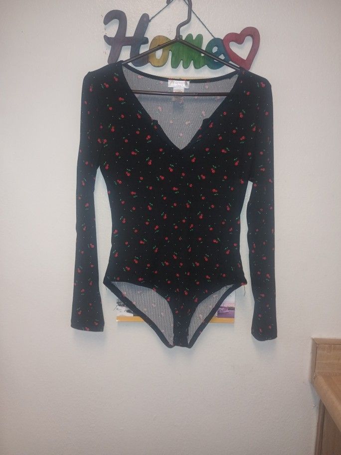Cherry print long sleeve bodysuit Size M
