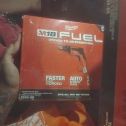 M18 Fuel Drywall Screw Gun