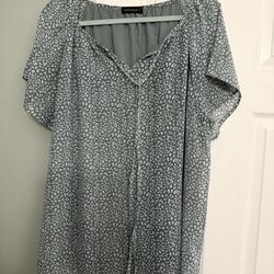 Like New Woman’s Blouse 