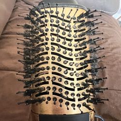 Hot Tool Brush Hairdryer In Good Condition