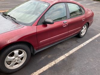 2004 Ford Taurus 4-Door Sedan