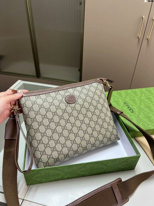 Men's shoulder bag or crossbody bag