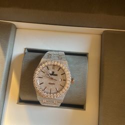 AP Watch w/ Diamonds 