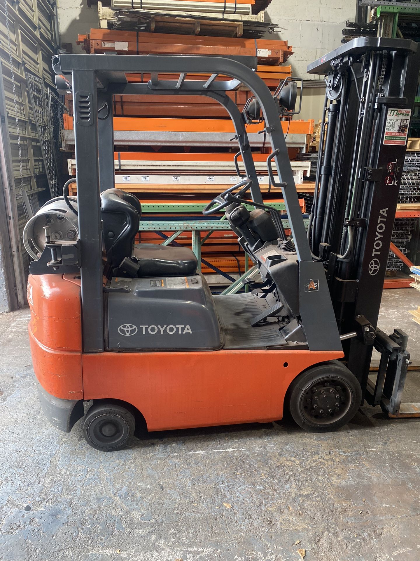 Toyota 3000 Lb Forklift